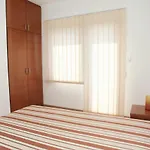 By The Sea - 2360 דירה